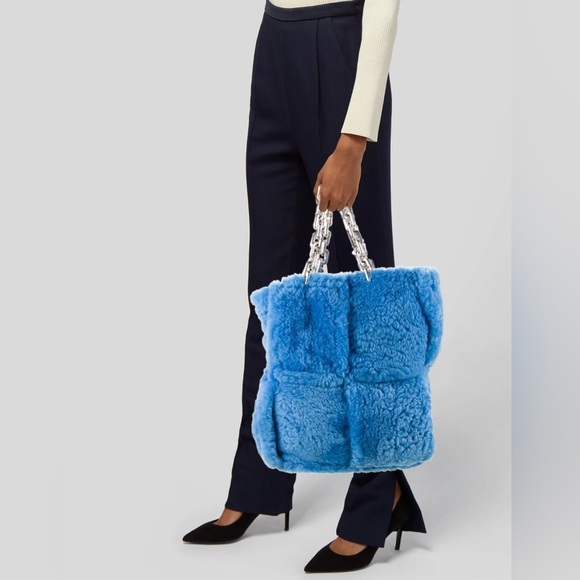 Luxury Faux Shearling Tote Bag with Gold Chain Straps NWOT - Picture 2 of 6